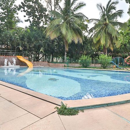 Palette - Holiday Palms Hotel Бангалор Екстериор снимка