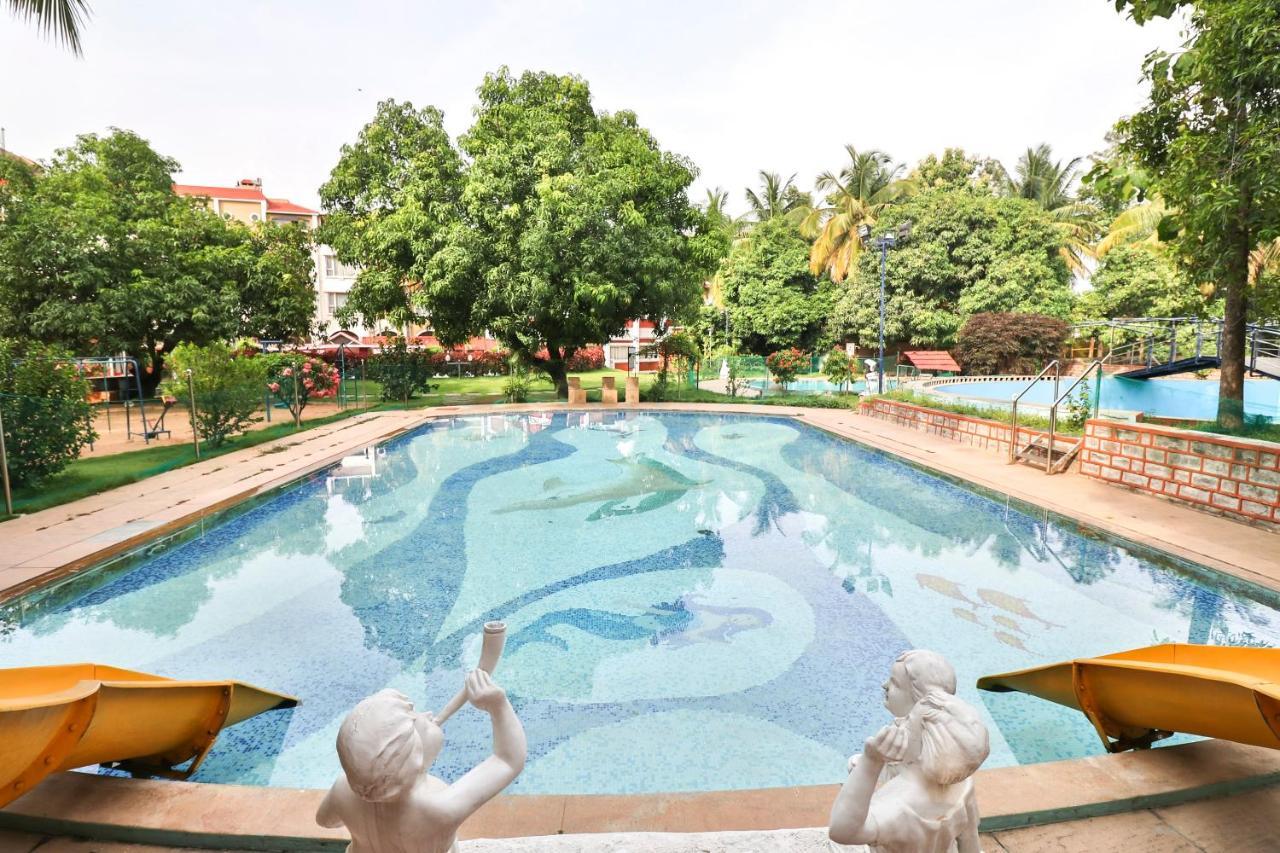 Palette - Holiday Palms Hotel Бангалор Екстериор снимка